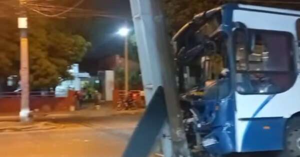 Diario HOY | Bus chocó sobre Artigas: chofer dio positivo al alcotest y culpó a un bache