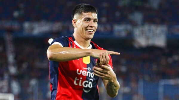 El ciclón gana, pero no convence