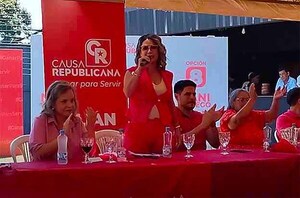 Nilda Venialgo oficializa candidatura con un fuerte mensaje de honestidad y el respaldo de Lilian Samaniego | DIARIO PRIMERA PLANA