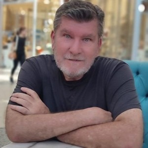 Analista explica escalada entre EE. UU., Israel e Irán y consecuencias - Portal Digital Cáritas Universidad Católica