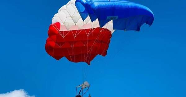 La Nación / Escuela de Paracaidismo Militar celebra 60 años formando tropas de élite de las FF. AA.