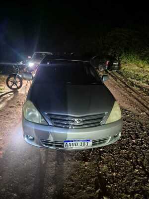 Recuperan automóvil hurtado tras rastrillaje policial en José Leandro Oviedo