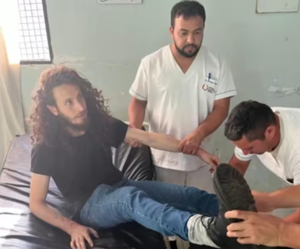 “El extraño de pelo largo” fue enviado al Neuropsiquiátrico