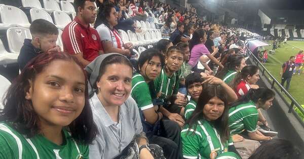 La Nación / 40 estudiantes del interior comienzan el año escolar en Kuñatai Róga de Asunción