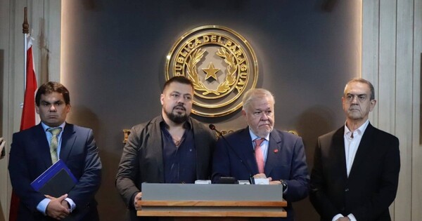 José González habría pagado a proveedores sin autorización judicial y pone a Brítez en la cuerda floja