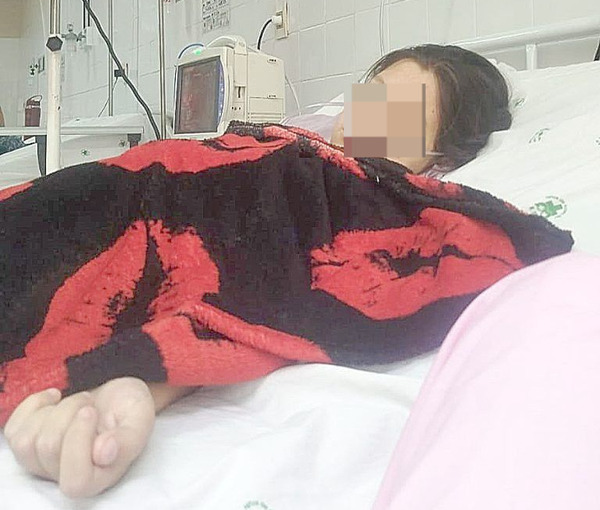 Madre clama ayuda para salvar la vida de su hija que necesita un trasplante