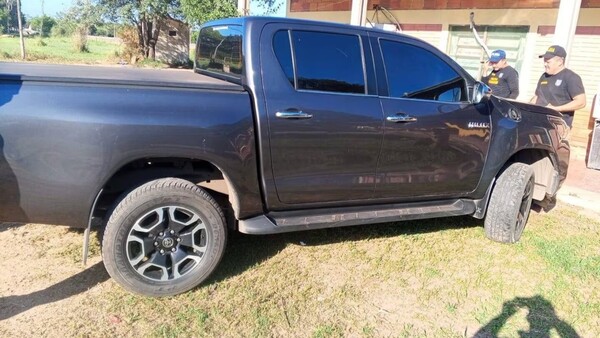 Un policía fue detenido con camioneta “cabrito” y su camarada con una robada