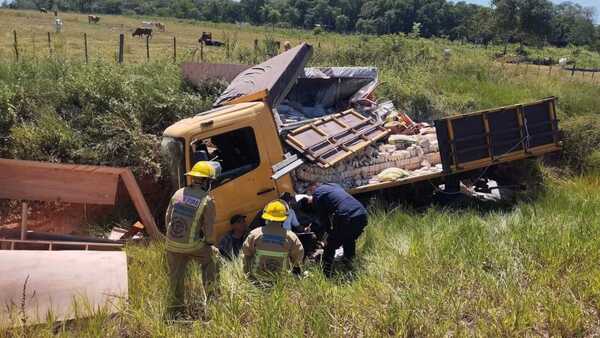 Hundimiento en la ruta PY22 provoca nueva accidentes y genera preocupación en conductores