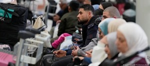 Miles de viajeros varados en aeropuertos de Medio Oriente - ADN Digital