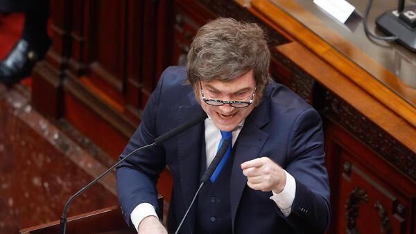 En medio de griteríos con la oposición, Milei anticipa que impulsará 90 reformas estructurales