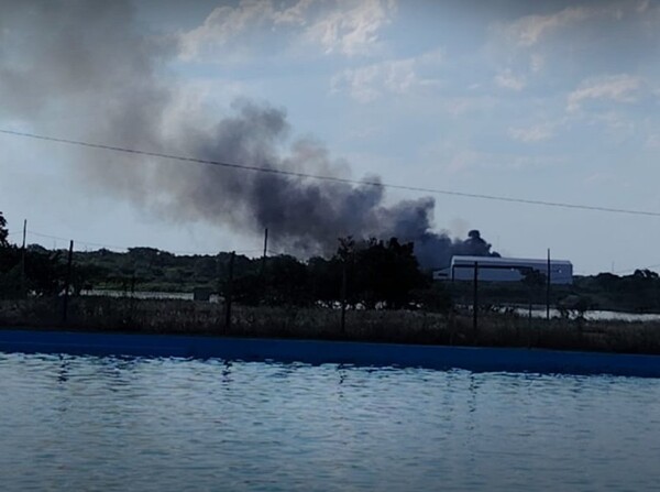 Incendio de grandes proporciones en Chaco'i genera columna de humo visible desde varios puntos