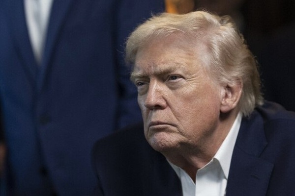 Trump dice que EEUU tiene la capacidad de sostener los ataques contra Irán durante más de cuatro o cinco semanas