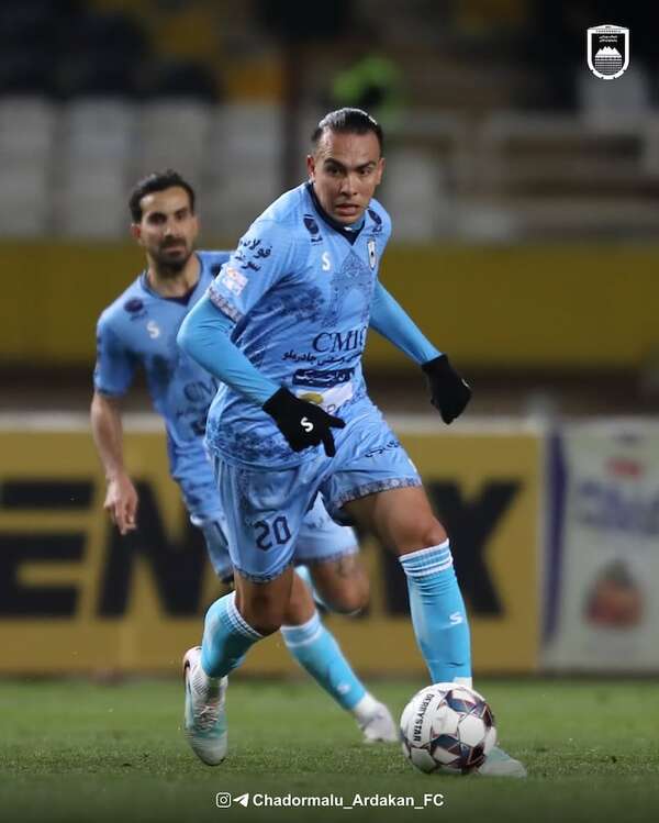 Tres futbolistas paraguayos en Irán, ante la incertidumbre del conflicto bélico - Fútbol Internacional - ABC Color