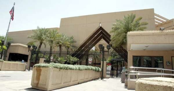 La Nación / Embajada de EE. UU. en Riad reporta “daños menores” tras impacto de drones