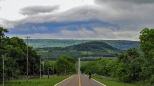 El calor y la humedad persistirán este martes con posibles tormentas