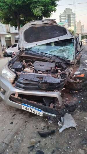 Video: choque frontal sobre Santa Teresa deja un herido y destrozos - Policiales - ABC Color