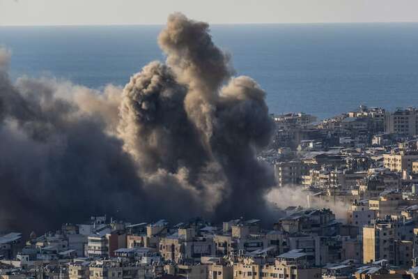 Hizbulá ataca base aérea de Israel y el Ejército israelí bombardea Beirut - Mundo - ABC Color