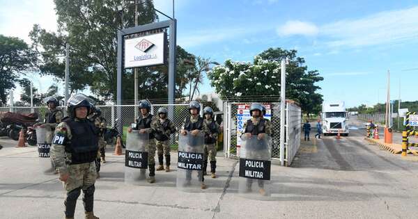 La Nación / Bolivia militariza plantas de combustibles tras denunciar sabotaje