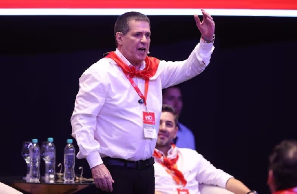 Cartes recibe alta y continúa reposo en su domicilio