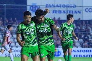 Goleada sin piedad: Libertad derrotó 7-0 a San Lorenzo - trece