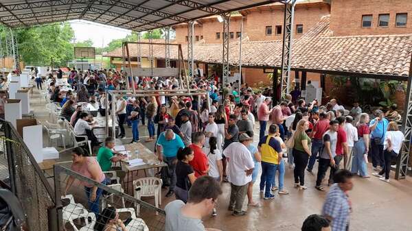 La ANR define sus piezas: más de 16.000 precandidatos aguardan oficialización tras etapa de impugnaciones  - Política - ABC Color