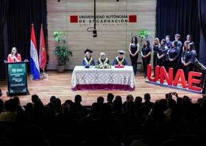 UNAE invistió como Dr. Honoris Causa al Prof. Feliciano Acosta - Empresariales - ABC Color