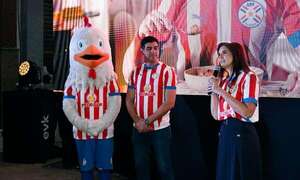 Pechugón y Senatur lanzaron nueva campaña turística nacional - Empresariales - ABC Color