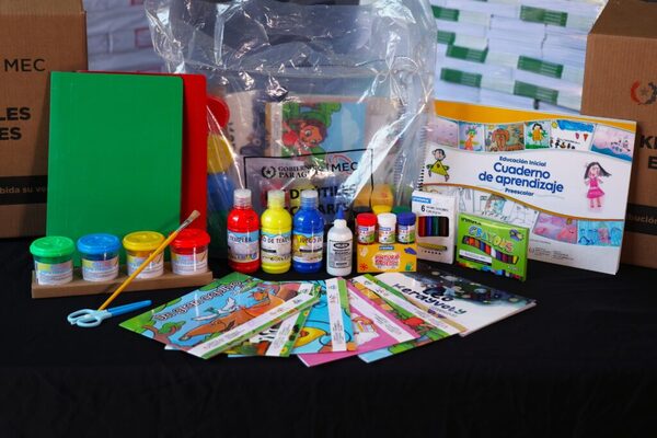 Todos los kits escolares ya están en las escuelas, confirma el MEC - ADN Digital
