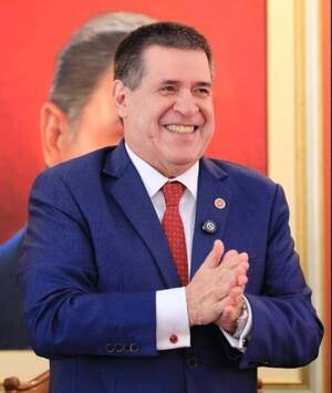 Horacio Cartes agradeció a quienes lo "acompañaron con su fe y afecto"