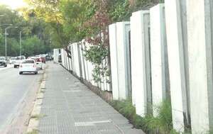 Obras de desagüe siguen en espera mientras ductos se convierten en vertederos clandestinos  - Nacionales - ABC Color