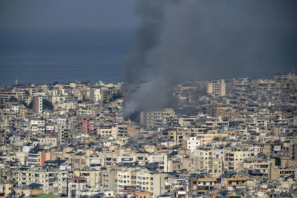 Tres instalaciones de Amazon en el golfo Pérsico, fuera de servicio por ataques con drones