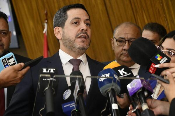 Cámara Baja reelige a Latorre como presidente de Diputados hasta 2027 - Portal Digital Cáritas Universidad Católica