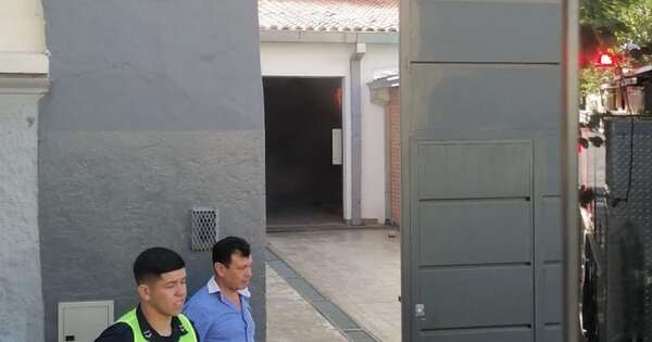 Diario HOY | Controlan incendio en un depósito a metros de una estación de servicios