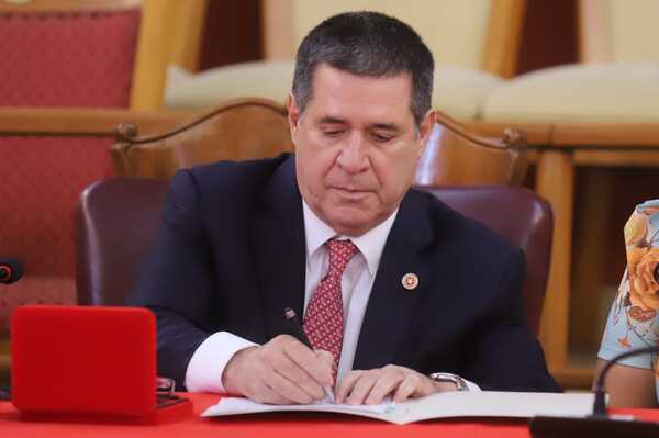 Cartes agradece muestras de apoyo tras problemas de salud: "La solidaridad nos une como paraguayos" - El Trueno