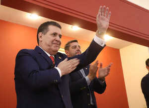 Horacio Cartes agradece apoyo recibido durante su hospitalización - trece