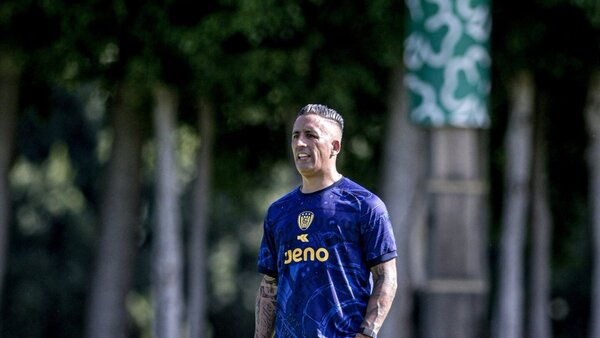 Lucas Barrios dejó de ser técnico del Sportivo Luqueño