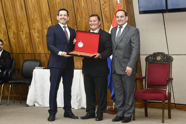 Distinguen con la Orden Nacional al Mérito Comuneros al Dr. Miguel Ángel Alfonso