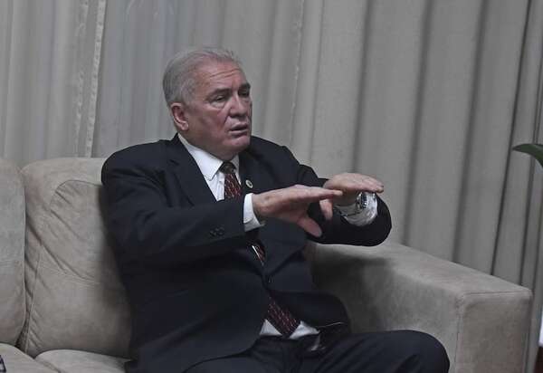 Cuestionan a la fiscalía por desestimar denuncia contra concejales asuncenos - Política - ABC Color