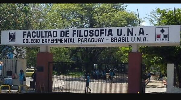 Egresado de Comunicación denuncia por presunto acoso a docente de la Facultad de Filosofía de la UNA