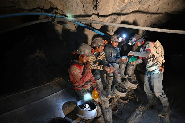 Potosí, la mina de Bolivia que devora a jóvenes atraídos por boom de los metales