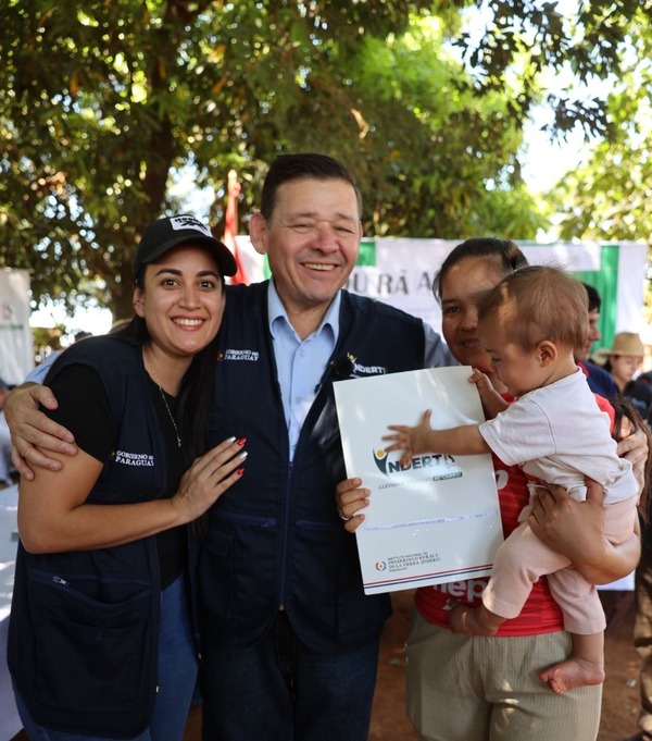 Colonos de Manduarã reciben adjudicaciones tras más de tres décadas de espera - ADN Digital