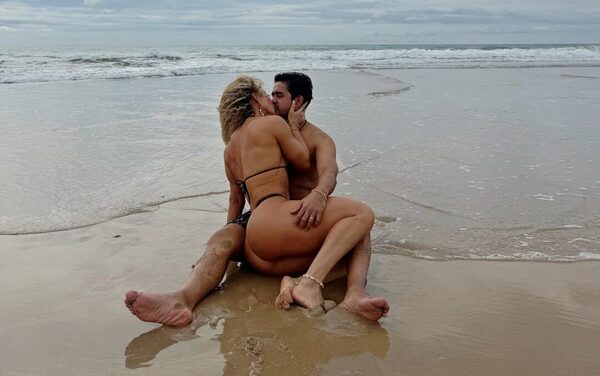 Popular / (GALERÍA) Con sus casi 52 años, Norma Sánchez peló este cuerazo junto al amor de su vida