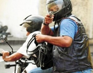 Motochorros: Plantean prohibir uso de cascos que cubren totalmente el rostro