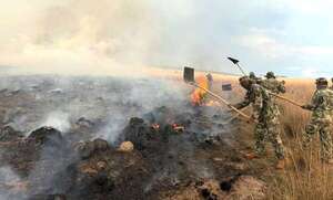 Ante varios focos, militares refuerzan combate al fuego en Quiindy - Nacionales - ABC Color