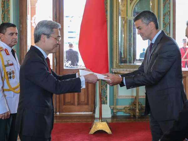 Nuevo embajador de Taiwán se acredita en Paraguay - Política - ABC Color