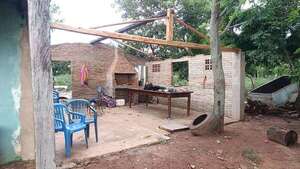 Fuertes vientos causan daños materiales en dos casas de Santiago - Nacionales - ABC Color