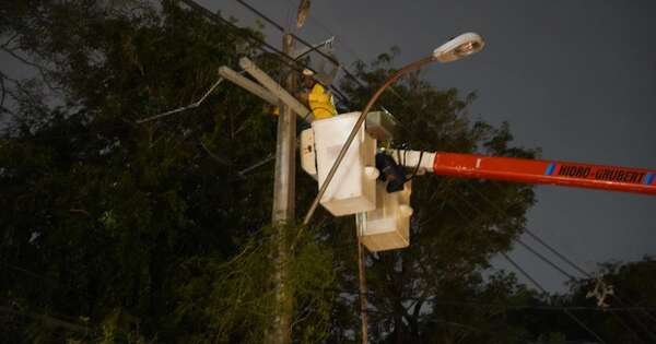 Diario HOY | Temporal dejó sin energía a 16.000 usuarios de la ANDE, reclamos persisten hoy