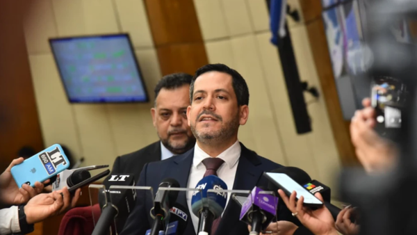 Latorre hace su cuarto rekutu y pide la cabeza de la ministra de Salud