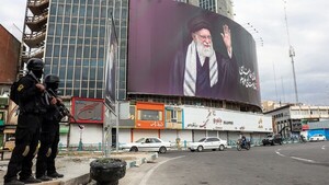 Irán busca designar un sucesor de Jamenei lo antes posible, afirma responsable