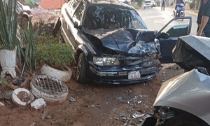 Colisión vehicular en barrio Maristas de Coronel Oviedo deja una mujer herida y un conductor prófugo - OviedoPress